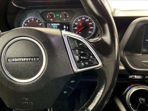 Used 2016 Chevrolet Camaro LT RWD image 21