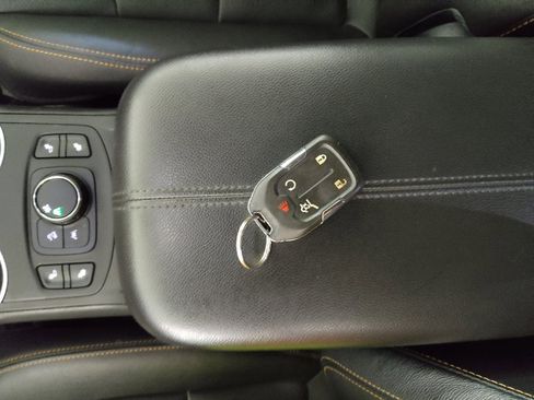 Used 2020 GMC Terrain SLT w/ Preferred Package FWD image 32
