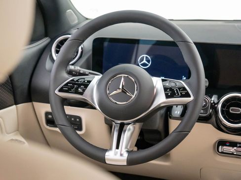 New 2026 Mercedes-Benz GLA 250 4MATIC image 12