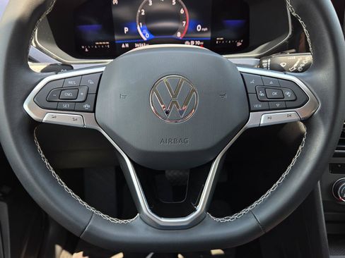 Certified 2022 Volkswagen Taos SE AWD/4WD image 22