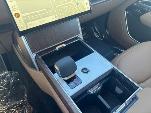 New 2026 Land Rover Range Rover Long Wheelbase SE image 29