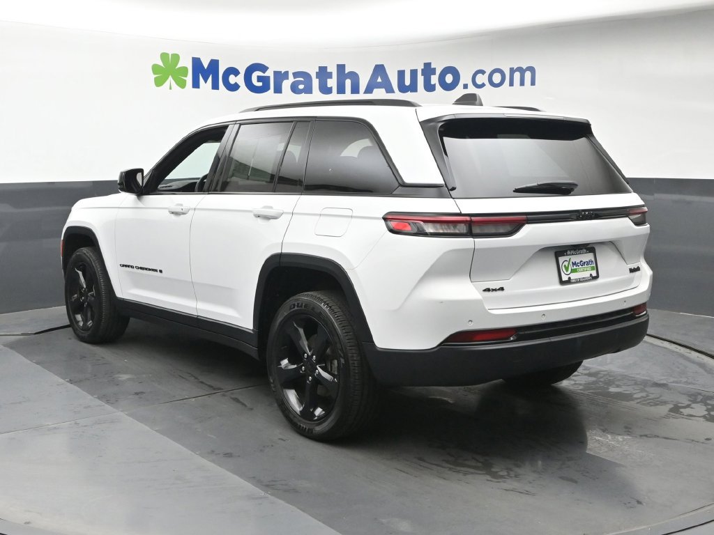 Used 2023 Jeep Grand Cherokee Altitude AWD/4WD image 25