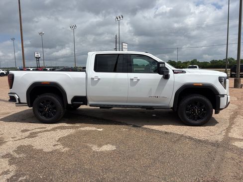 New 2026 GMC Sierra 2500 AT4 w/ AT4 Premium Plus Package AWD/4WD image 7