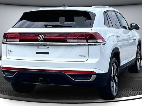 Used 2024 Volkswagen Atlas Cross Sport SE AWD/4WD image 6