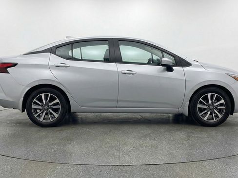 Used 2025 Nissan Versa SV FWD image 11