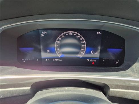 Used 2022 Volkswagen Tiguan SE FWD image 11
