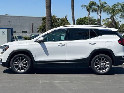 Used 2023 GMC Terrain SLT AWD/4WD image 7