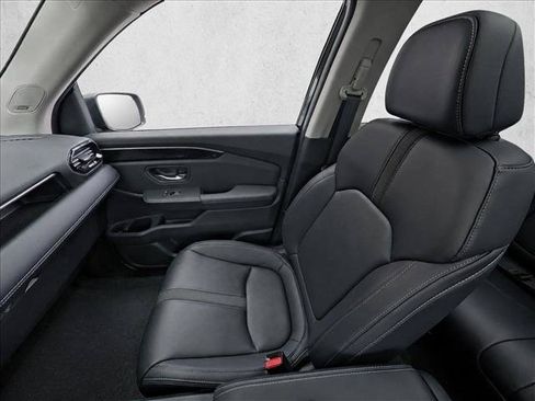 Used 2023 Honda Pilot Touring image 23