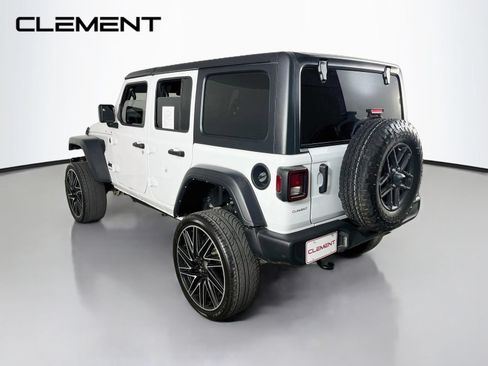 Used 2024 Jeep Wrangler Unlimited Sport AWD/4WD image 8