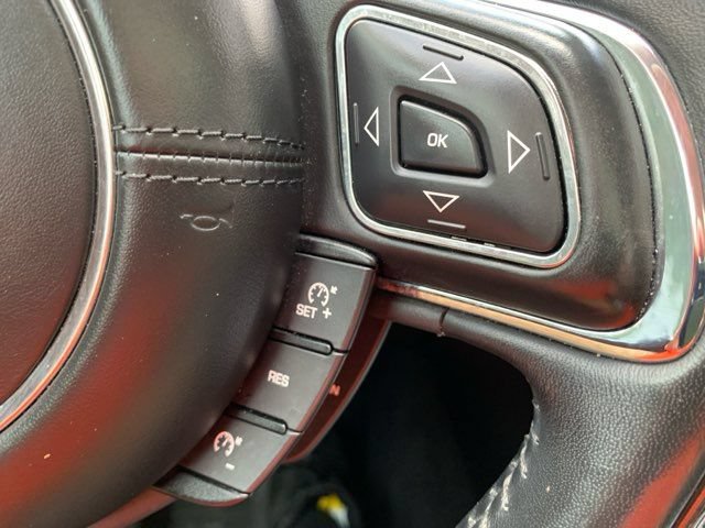 Used 2018 Jaguar XJ L Supercharged RWD image 33