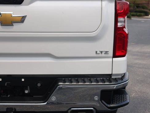 Used 2024 Chevrolet Silverado 1500 LTZ w/ LTZ Premium Package AWD/4WD image 25
