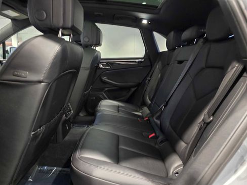 Used 2025 Porsche Macan image 16