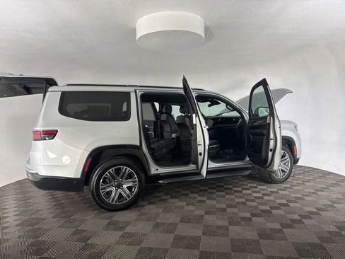 Used 2022 Jeep Wagoneer Series III w/ Convenience Group I image 18