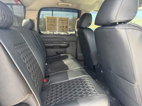 Used 2014 Chevrolet Silverado 2500 LT image 17