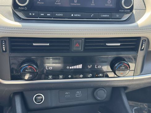 Used 2023 Nissan Rogue SV AWD/4WD image 25