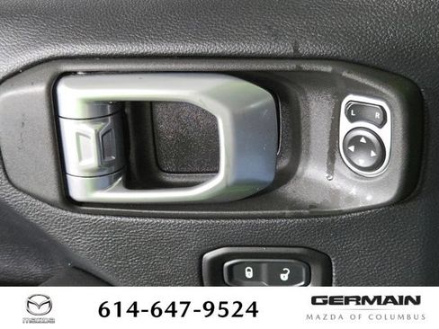 Used 2019 Jeep Wrangler Unlimited Rubicon w/ Cold Weather Group AWD/4WD image 28