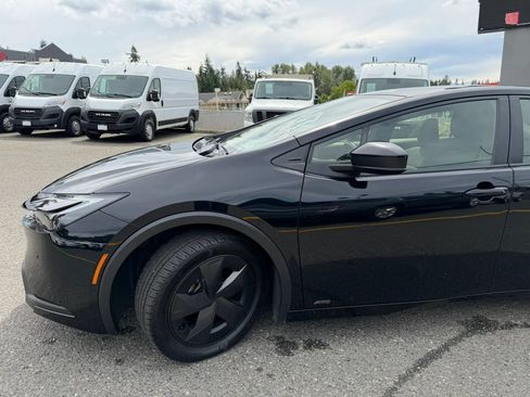 Used 2023 Toyota Prius LE AWD/4WD image 10
