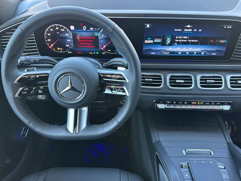 New 2025 Mercedes-Benz GLS 450 4MATIC image 27