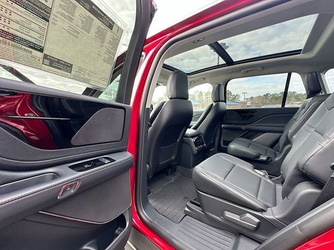 New 2026 Lincoln Aviator Premiere image 17