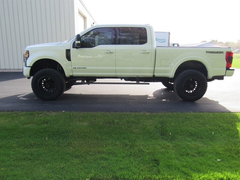 Used 2022 Ford F250 Lariat w/ Tremor Off-Road Package AWD/4WD image 4