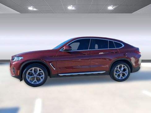 Certified 2023 BMW X4 xDrive30i w/ Premium Package image 2