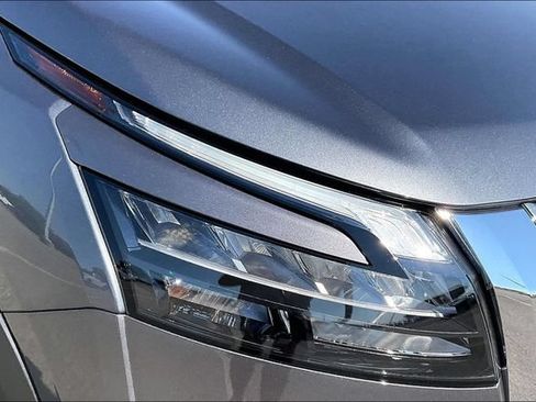 Certified 2025 Nissan Pathfinder Platinum w/ Cargo Package FWD image 28