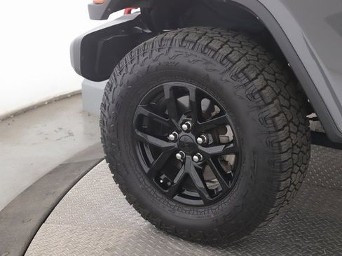 Used 2022 Jeep Gladiator Sport image 13