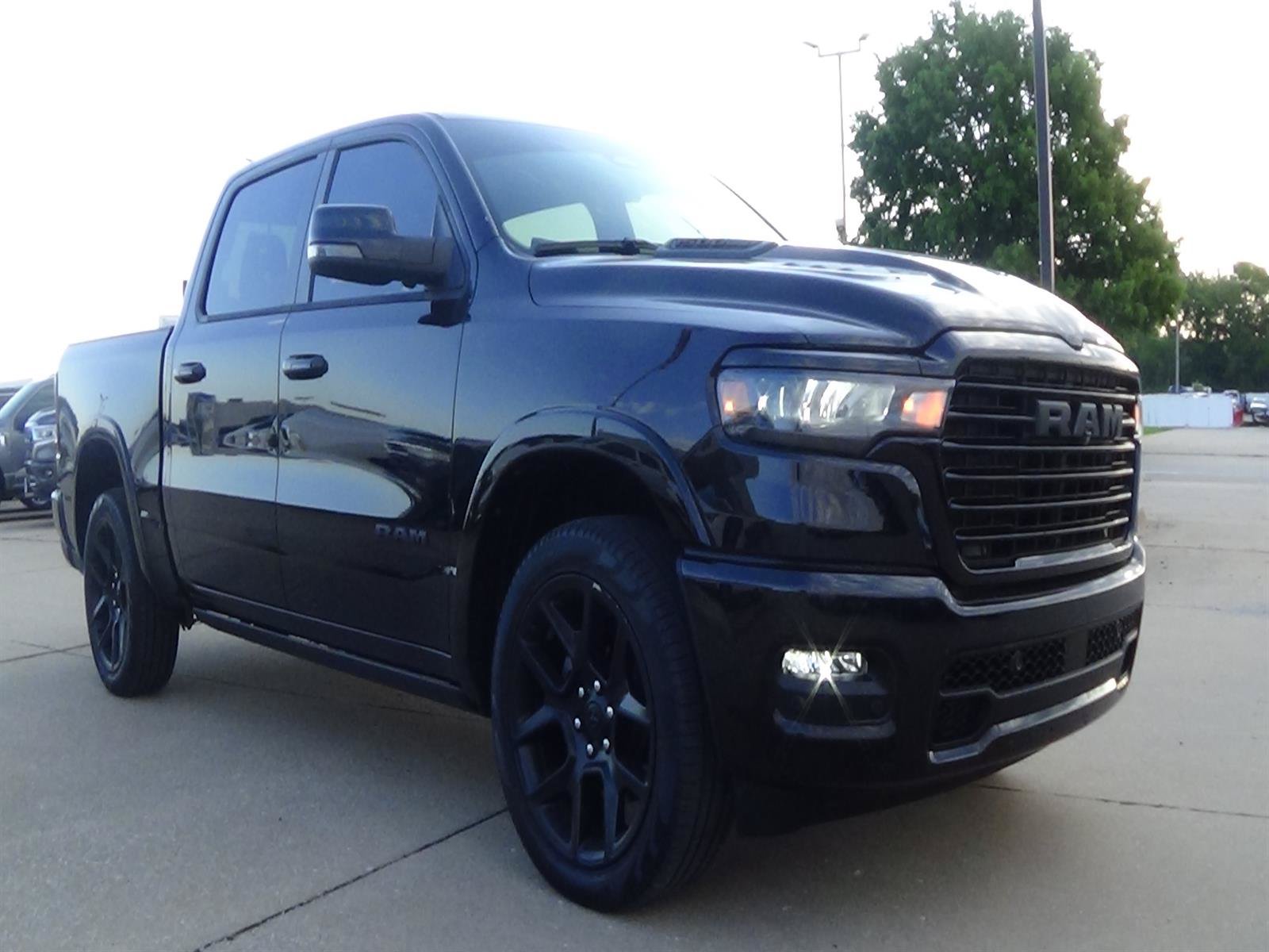 Used 2025 RAM 1500 Laramie w/ Night Edition AWD/4WD image 4