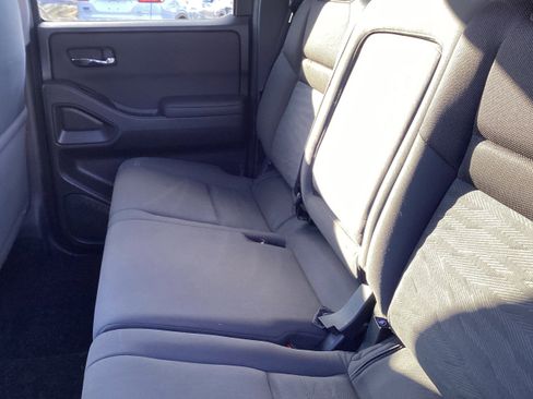 Used 2024 Nissan Frontier SV w/ SV Convenience Package image 13