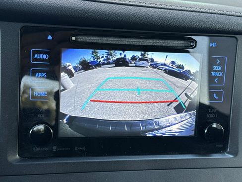 Used 2017 Toyota Sienna SE FWD image 19