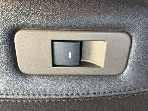 Used 2013 Lincoln MKX Base image 22