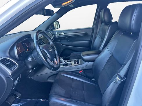 Used 2020 Jeep Grand Cherokee Altitude image 11