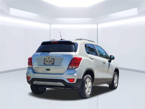 Used 2022 Chevrolet Trax LT w/ Driver Confidence Package AWD/4WD image 5