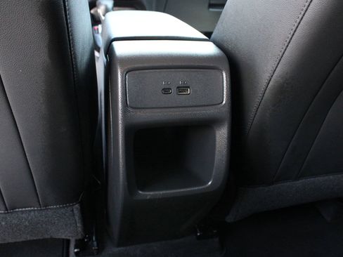 Used 2025 Chevrolet Trax LT w/ LT Convenience Package FWD image 18