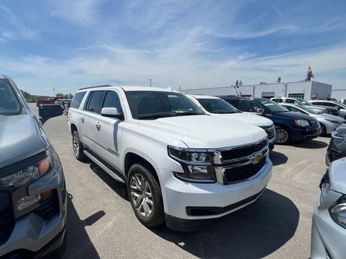 Used 2015 Chevrolet Suburban LT AWD/4WD image 3