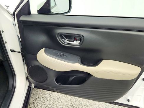 Used 2025 Honda HR-V LX image 25