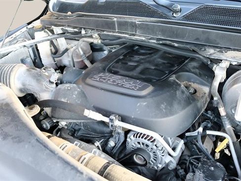 Used 2022 RAM 2500 Tradesman w/ Chrome Appearance Group image 10