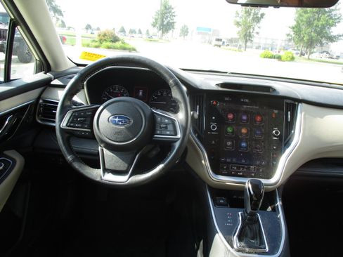 Used 2025 Subaru Outback Limited AWD/4WD image 10