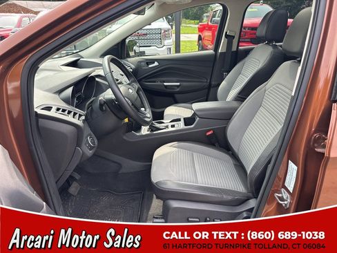 Used 2017 Ford Escape SE w/ SE Sport Appearance Package FWD image 15