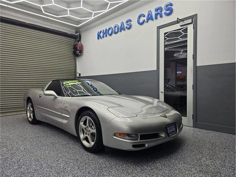 Used 2004 Chevrolet Corvette Base 2dr Coupe w/ Preferred Equipment Group image 7