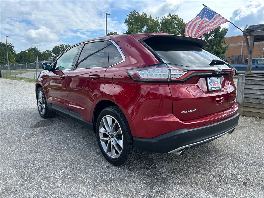 Used 2017 Ford Edge Titanium w/ Equipment Group 301A FWD image 3