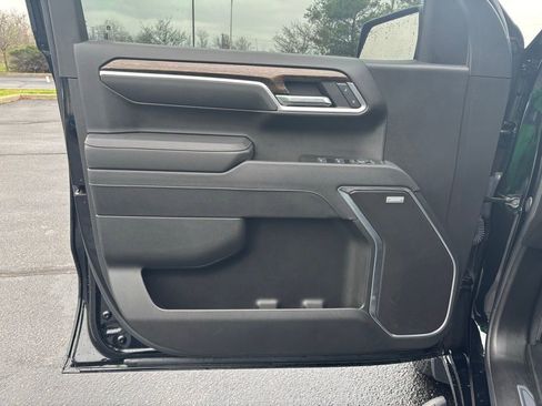 Used 2025 GMC Sierra 1500 Elevation w/ Preferred Package image 12