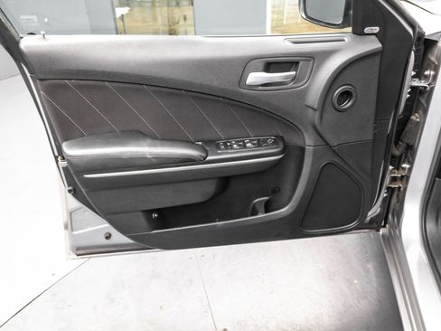 Used 2015 Dodge Charger SXT image 30