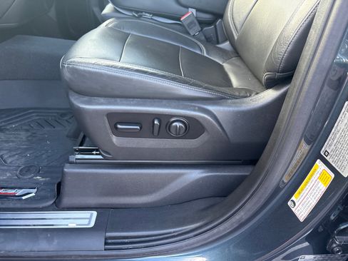 Used 2020 Chevrolet Silverado 3500 LTZ w/ Gooseneck/5TH Wheel Package image 17