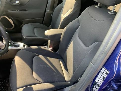 Used 2016 Jeep Renegade Latitude w/ Cold Weather Group AWD/4WD image 16