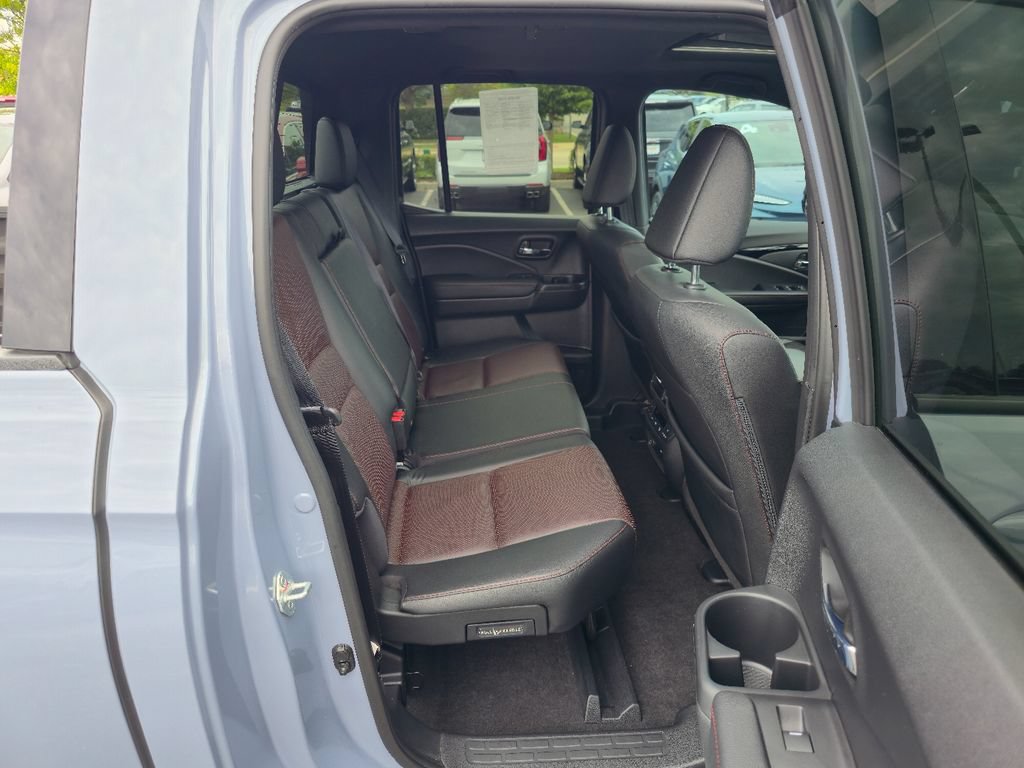 Used 2025 Honda Ridgeline Black Edition image 25