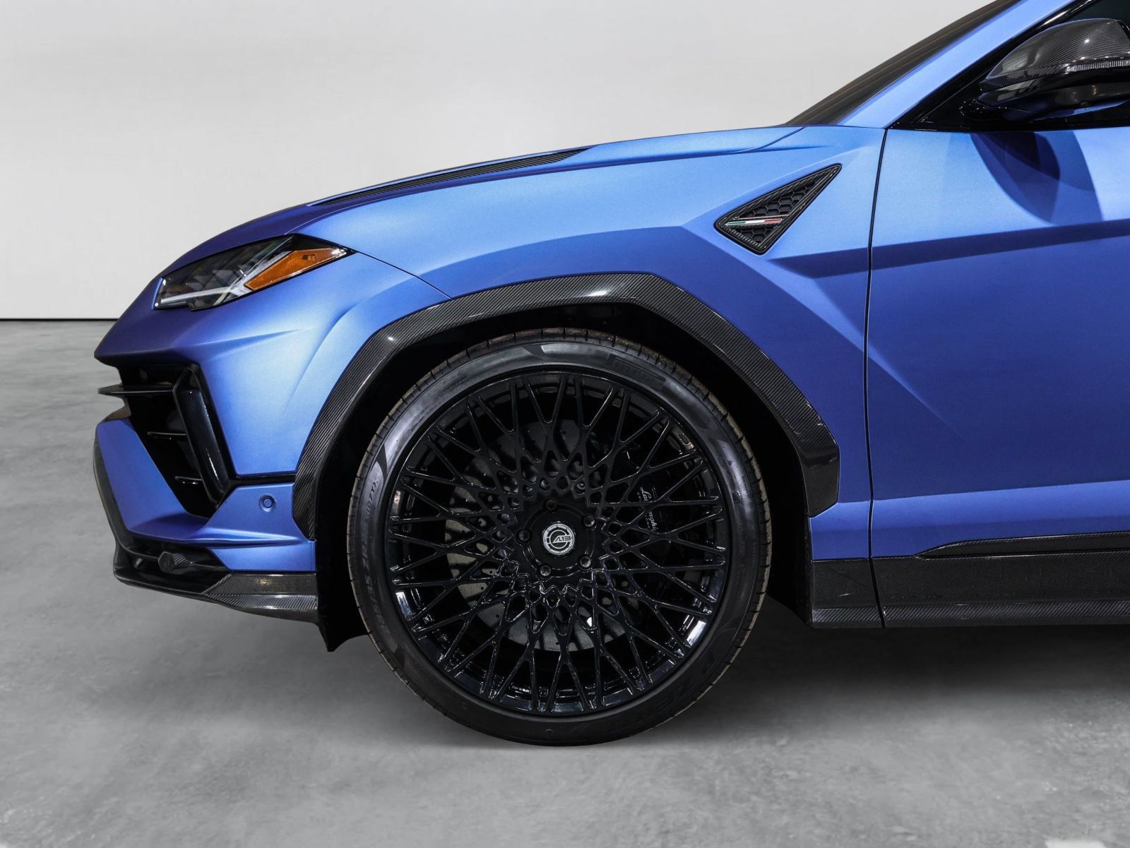 Used 2023 Lamborghini Urus Performante AWD/4WD image 15