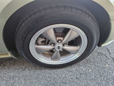 Used 2006 Ford Mustang GT RWD image 21