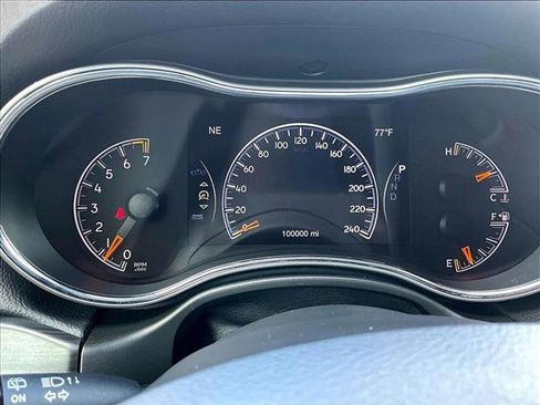 Used 2019 Jeep Grand Cherokee Altitude image 22