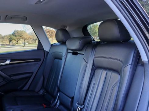 Used 2019 Audi Q5 2.0T Premium w/ Convenience Package image 16